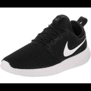 Nike Women’s Rosche Two Running